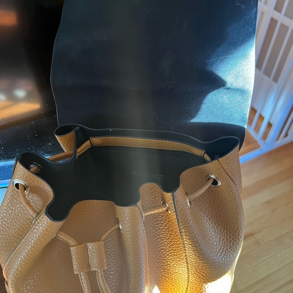 Mustard purse/ backpack - Picture 3 of 3